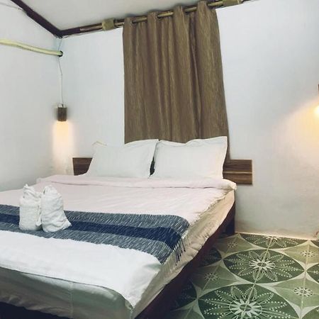 Amelie House Lägenhet Luang Prabang Exteriör bild