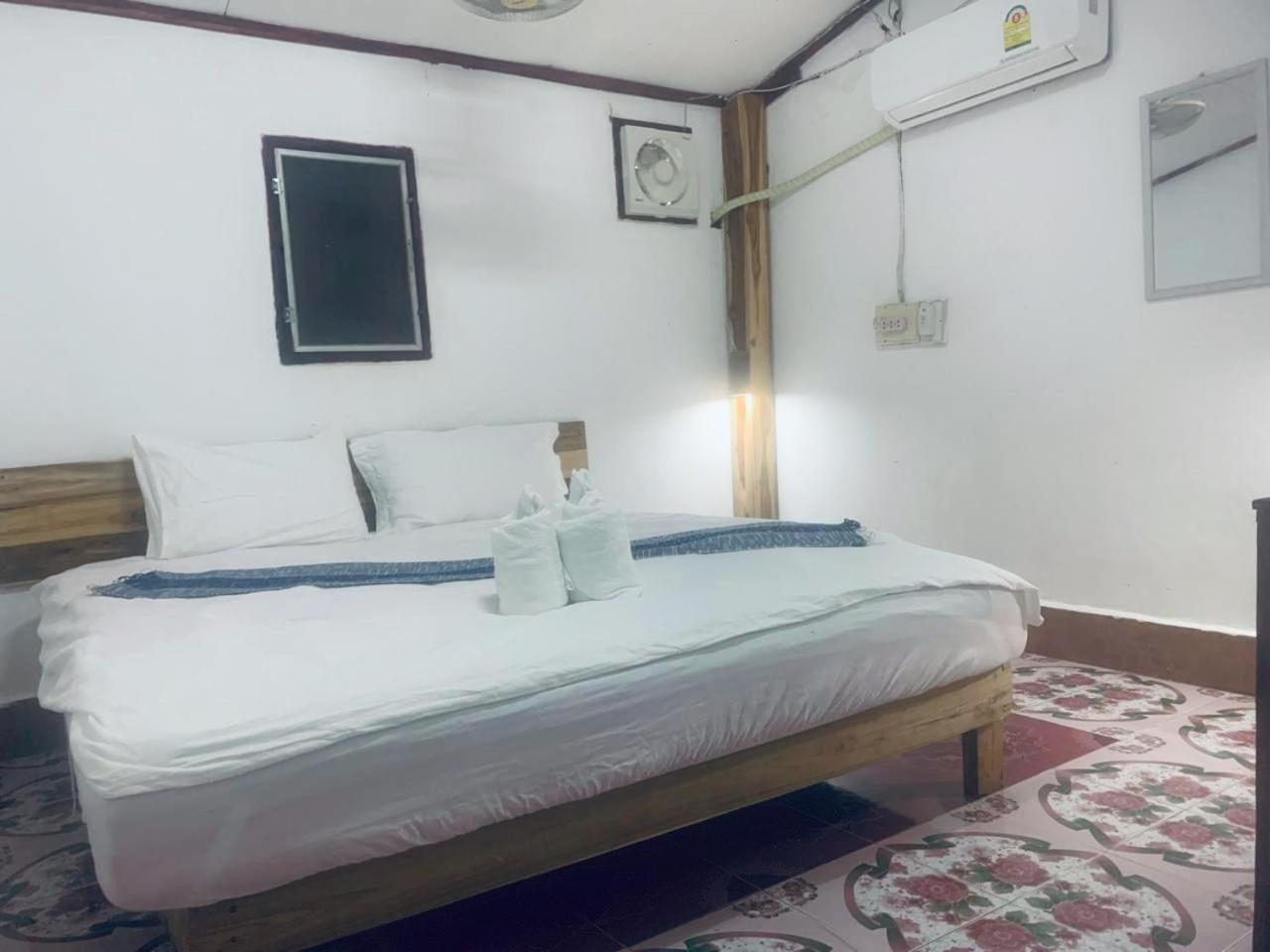 Amelie House Lägenhet Luang Prabang Exteriör bild